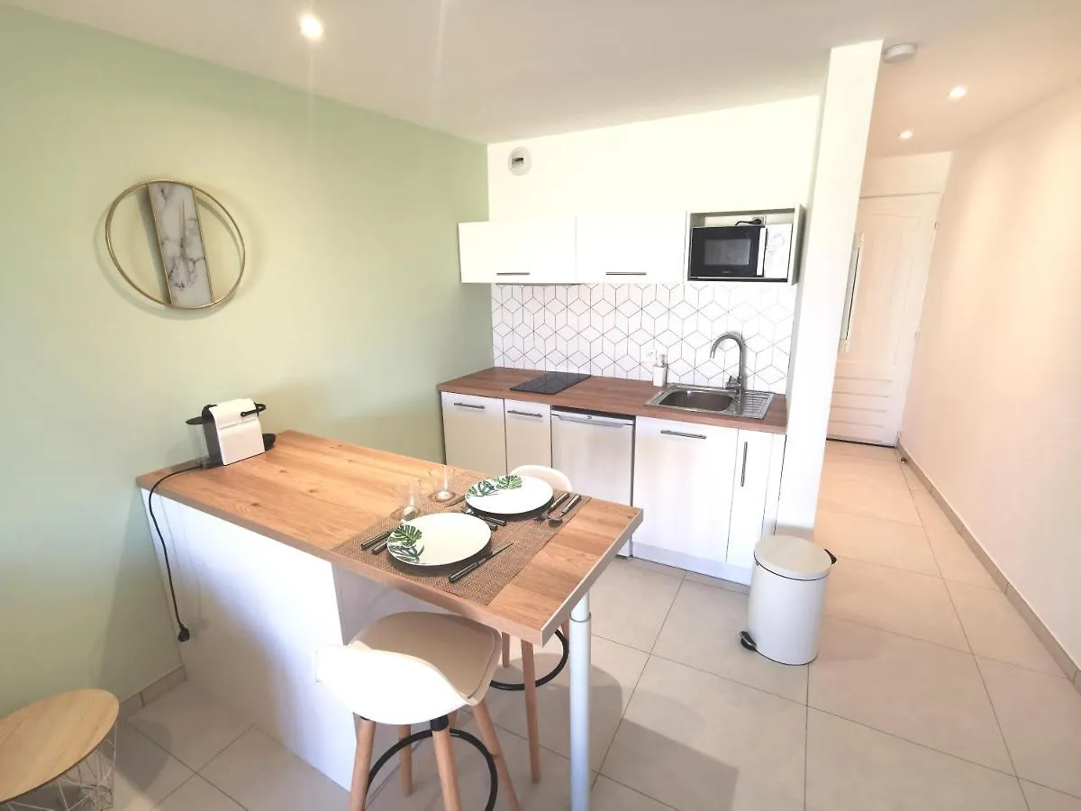 Superbe appartement avec piscine et stationnement Sainte-Maxime