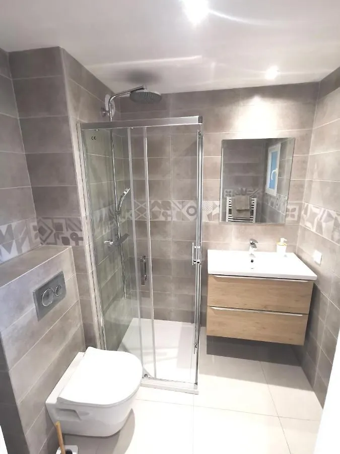 Superbe appartement avec piscine et stationnement Sainte-Maxime 0*,  France