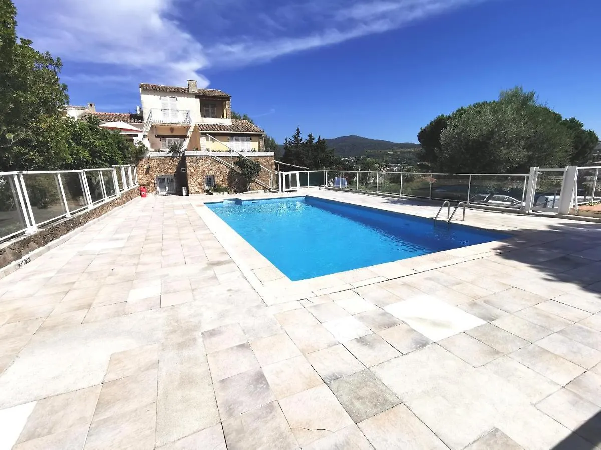 Superbe appartement avec piscine et stationnement Sainte-Maxime